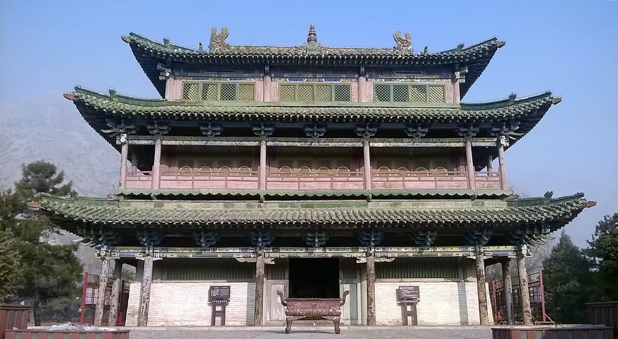 Liuli Hall inside the walled Meidaizhao complex, Inner Mongolia; 3 January 2016.
