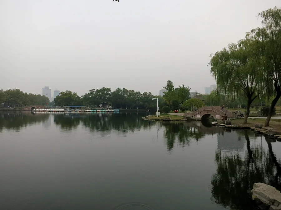 Moon Lake Park in Ningbo, October 2015.