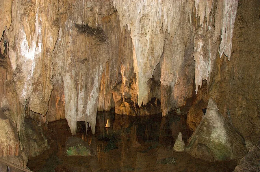Limestone formations inside Furong Cave in Wulong, photographed in November 2008.