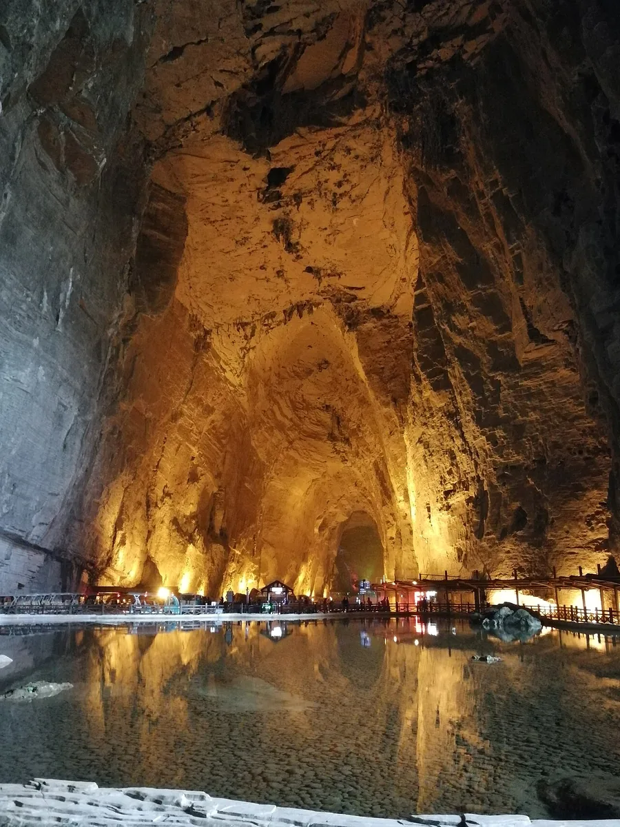 The high interior chamber and water inside Tenglong Cave, Lichuan, Hubei; 19 November 2020.