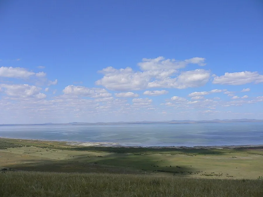 Dali Lake and its open grassland shoreline in Inner Mongolia, September 2007.