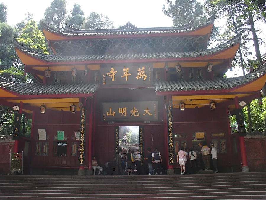 The entrance hall of Wannian Temple on Mount Emei, June 2006.