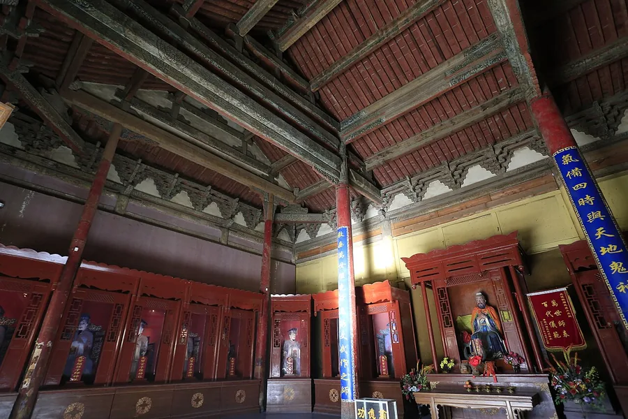 The interior of Dacheng Hall at Wuwei Confucian Temple. Photographed on 30 December 2013.