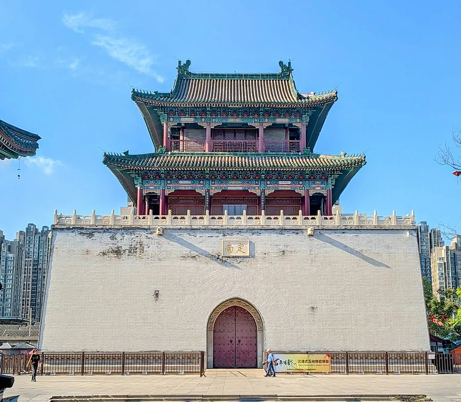 The south-facing side of Tianjin Drum Tower.