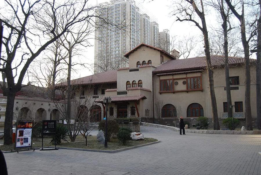 The former residence building and courtyard at Jing Garden in Tianjin. Shown locality: Jing Garden, Heping District. Source-recorded photograph date: 20 December 2010.
