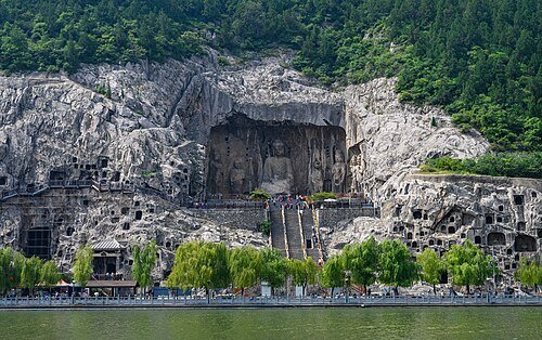 Longmen Grottoes · 龙门石窟