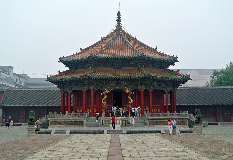 Dazheng Hall at Shenyang Imperial Palace.
