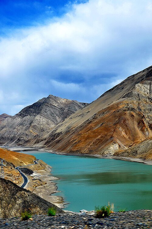 Yamdrok Yumtso Lake · 羊卓雍措