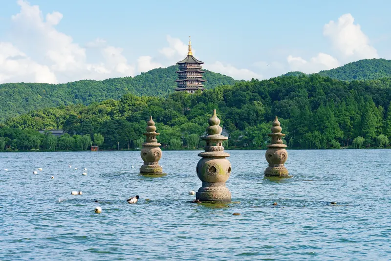 West Lake · 西湖