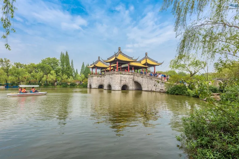 Slender West Lake · 瘦西湖