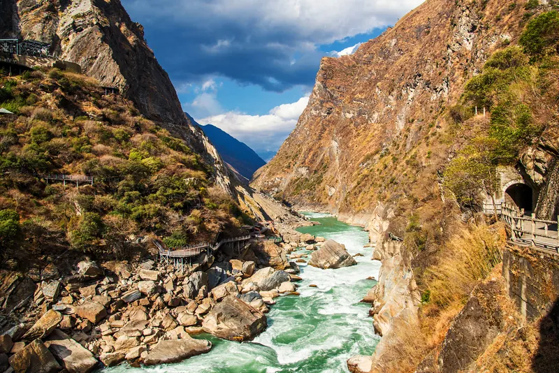 Shangri-La Tiger Leaping Gorge · 虎跳峡