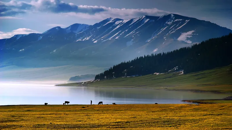 Sayram Lake · 赛里木湖