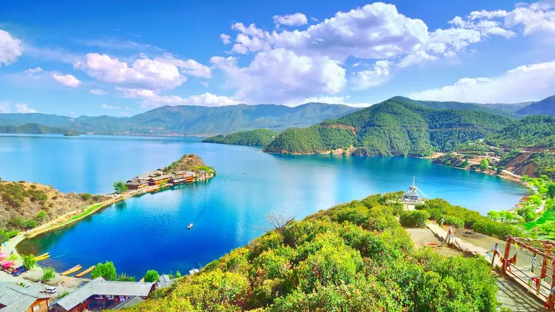 Lugu Lake Scenic Area · 泸沽湖