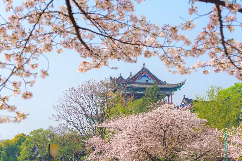 Qingchuan Pavilion · 晴川阁