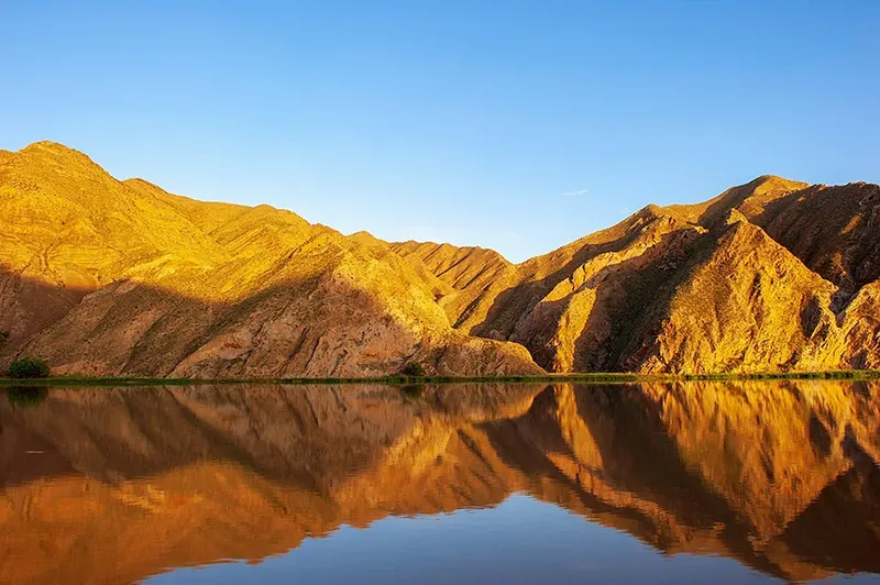 Qingtongxia Yellow River Grand Canyon Tourist Area · 青铜峡黄河大峡谷