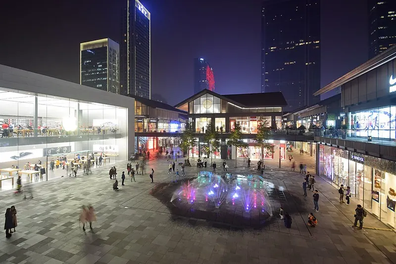 East Plaza at Taikoo Li Chengdu at night · 成都太古里