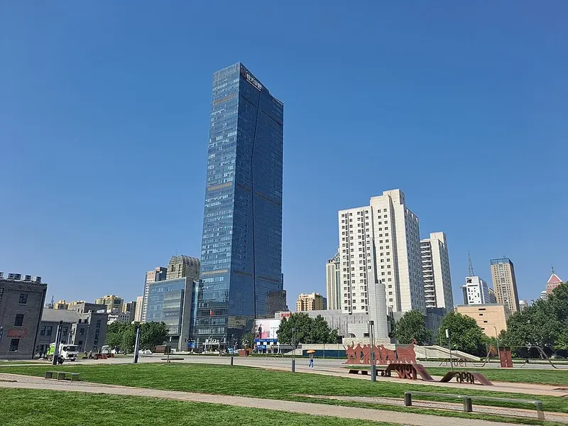 Zheng-Tai Square in Shijiazhuang (石家庄正太广场) and adjacent urban buildings.