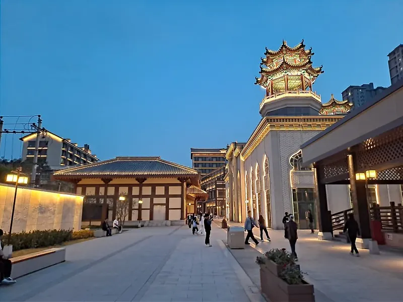A street in the Handandao historic district in Handan (邯郸道历史街区).