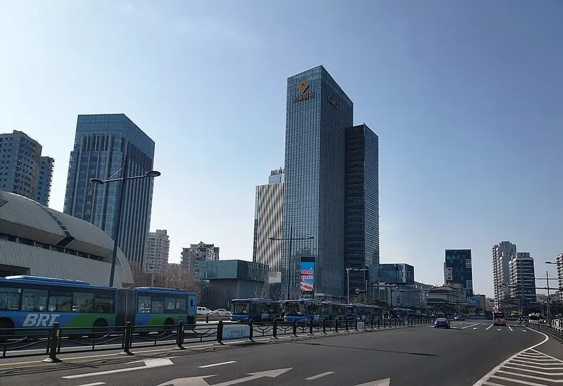 The Jinhai International shopping area and surrounding streets in Lianyungang (连云港金海国际周边).