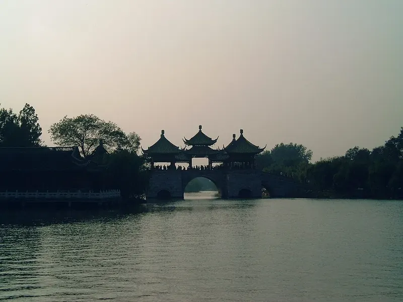 Five Pavilion Bridge on Slender West Lake in Yangzhou (扬州瘦西湖五亭桥).