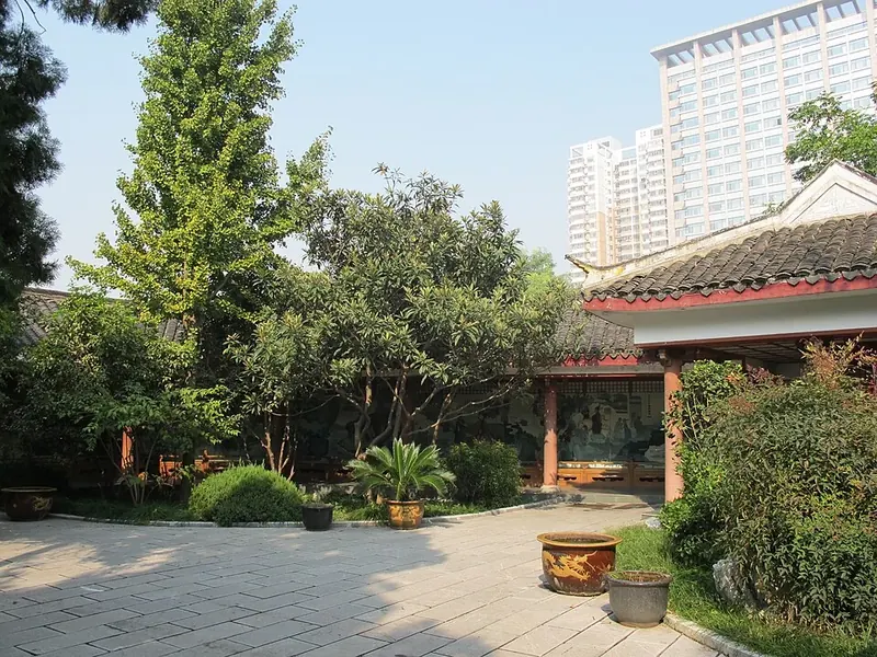 A garden courtyard in the Lord Bao cultural park in Hefei (合肥包公园).