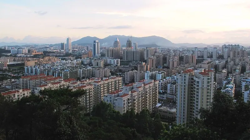 Jiangmen's urban area (江门市区), viewed southwest from Jizu Mountain.