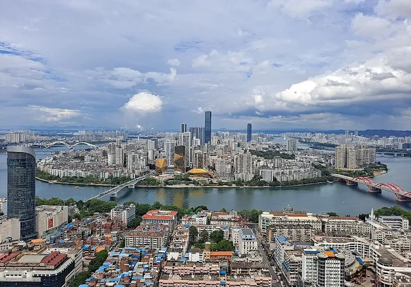 Liuzhou's urban riverfront (柳州市区), viewed from Ma'an Mountain (马鞍山).