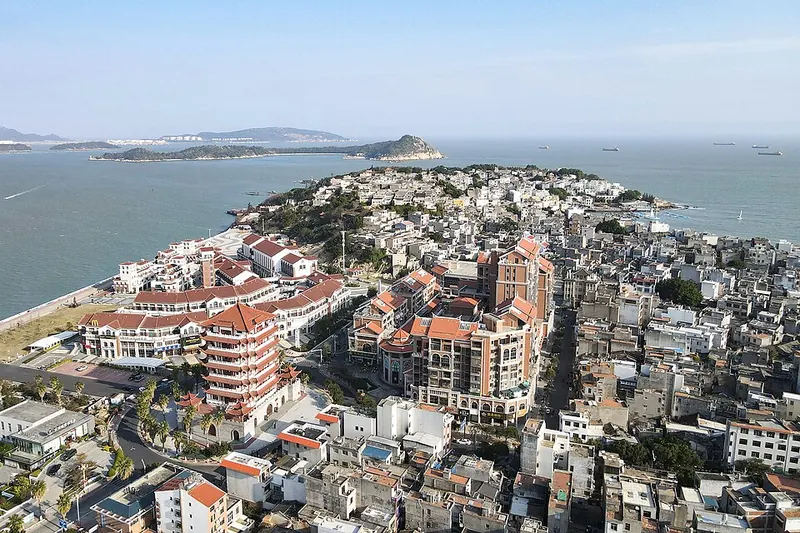 Tongling Town and the coast of Dongshan Island · 东山岛