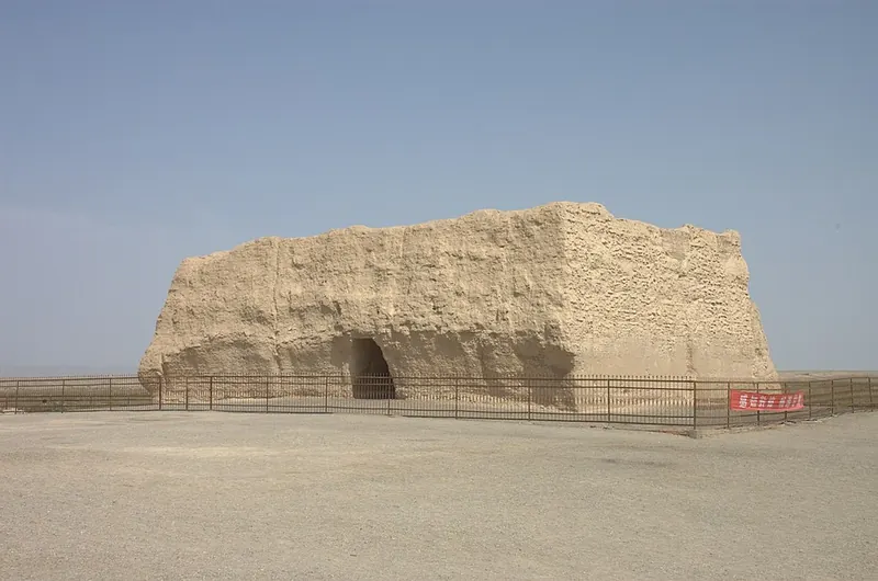 Rammed-earth remains at Yumen Pass · 玉门关小方城遗址
