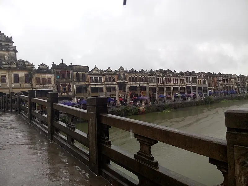 Riverside arcaded houses in Chikan, Kaiping · 赤坎古镇