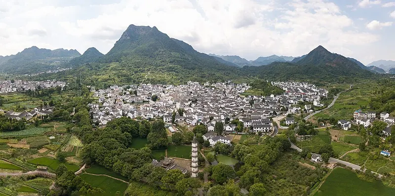 Xinye ancient village, pagoda and surrounding fields · 新叶古村