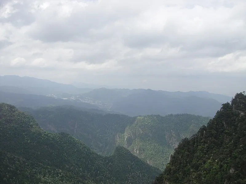 Forested ridges of the Jinggang Mountains · 井冈山