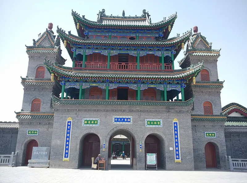Main gate of Najiaghu Mosque · 纳家户清真寺