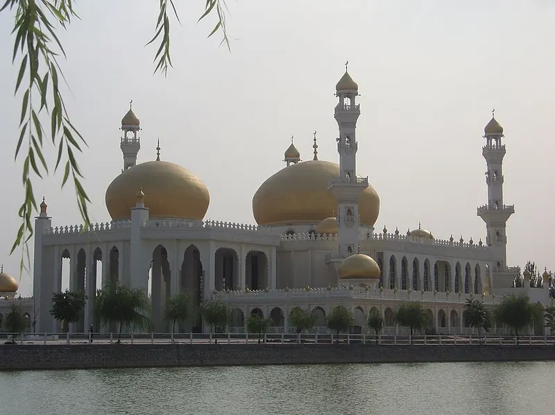 A mosque beside the water in Yinchuan (银川); a local architectural scene.