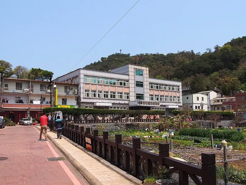 Lienchiang County Hall in the Matsu Islands (連江縣政府), photographed in April 2014.