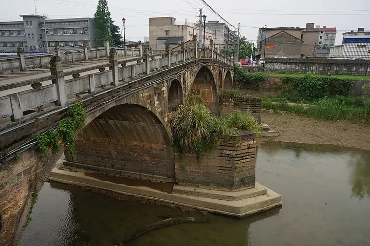 Tongji Bridge in Yuhang District, Hangzhou.