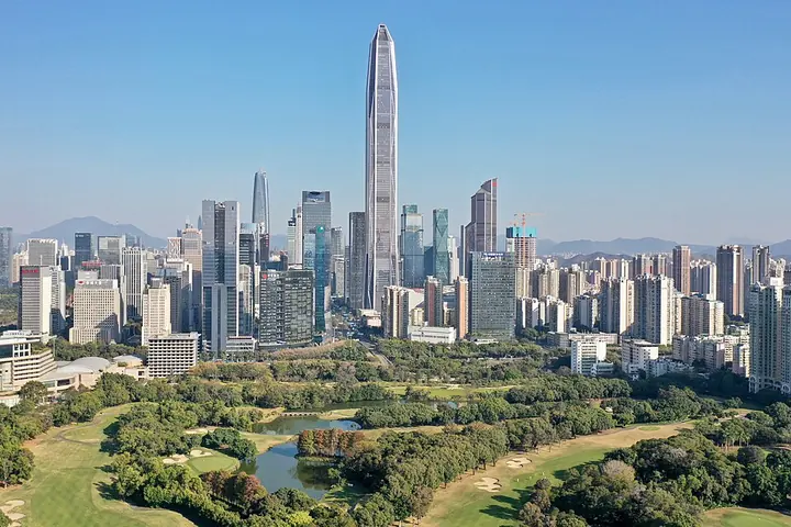 The Futian skyline in Shenzhen · 深圳福田