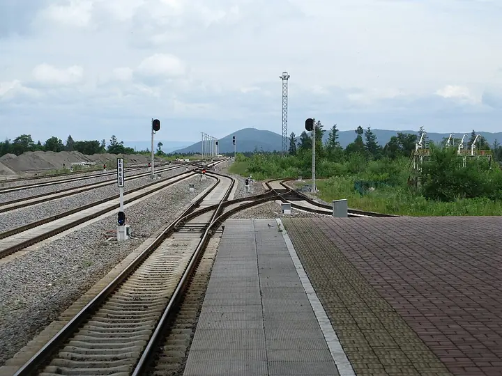 Baihe railway station in Erdaobaihe, photographed in 2012 · 二道白河白河站