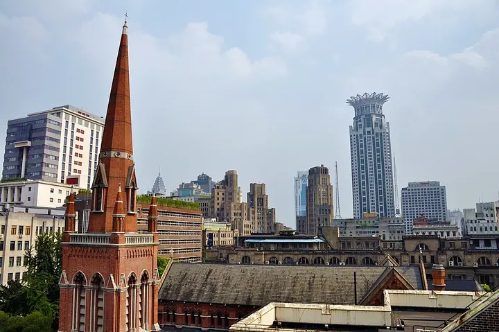 Holy Trinity Church in Shanghai · 上海圣三一堂