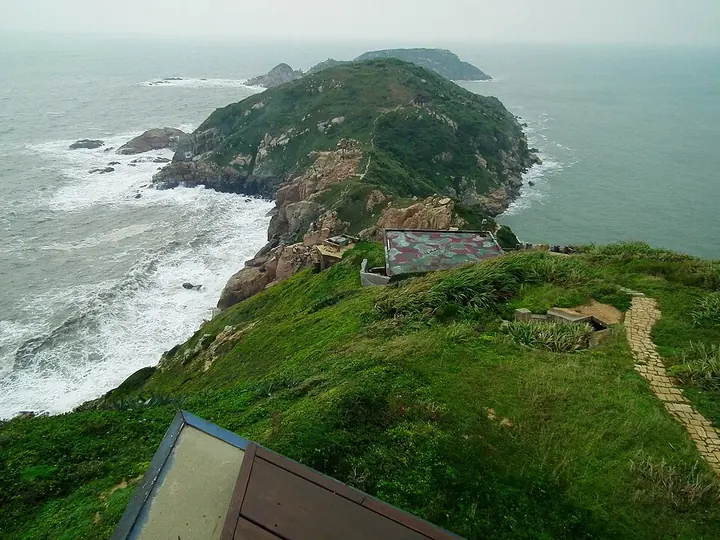 The rocky coast along Luoshan Trail in Beigan Township, Lienchiang.