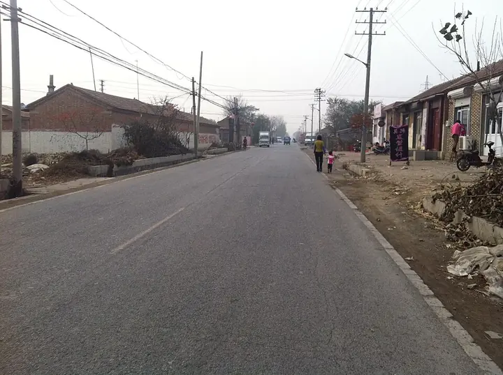 A village street in Jinghai District, Tianjin. Photo: Taken on 15 November 2011.