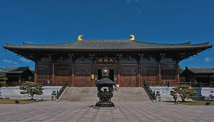 The Mahavira Hall of Baoshan Temple in Baoshan District, Shanghai. Photo: 2021-05-27 15:35:42.