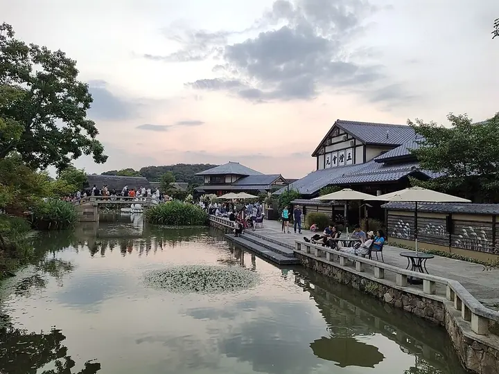The waterway at Lingshan Town Nianhua Bay in Binhu District, Wuxi. Photo: 2020-09-12 17:59:46.