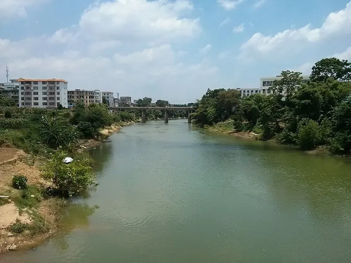 Wuming Bridge and the riverfront in Wuming District, Nanning.