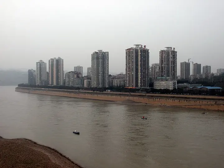 The Jijiang riverfront beside the Yangtze in Jiangjin District, Chongqing. Photo: 2012-03-05.