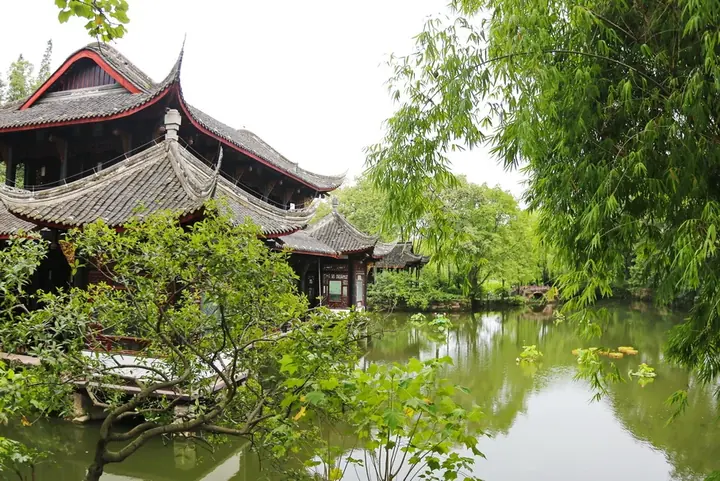 Yang Sheng'an Memorial Hall and Guihu Lake in Xindu District, Chengdu. Photo: 2015-08-19 14:55:24.