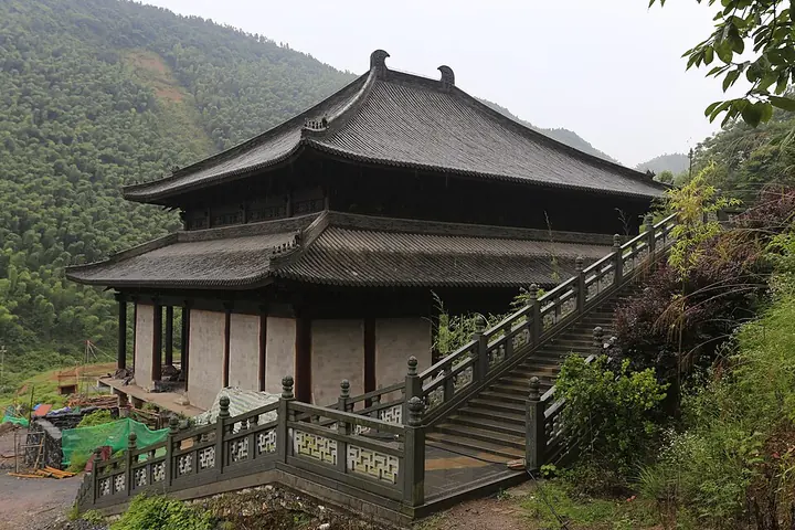 New hall of Putong Temple on Yangqi Mountain, Pingxiang · 萍乡杨岐山普通寺新建大殿