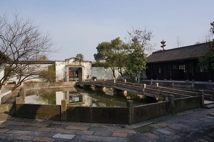 Octagonal pond and five-span bridge at Nantiao Shengjing, Digang Ancient Village · 荻港古村南苕胜境八卦池与五孔桥