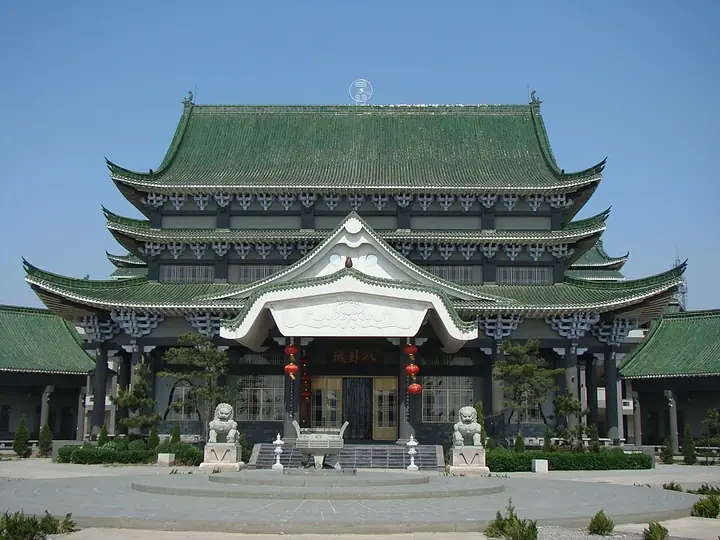 The main hall of the Temple of the Eight Symbols in Qi County, Hebi. Photo: Taken on 22 January 2007.