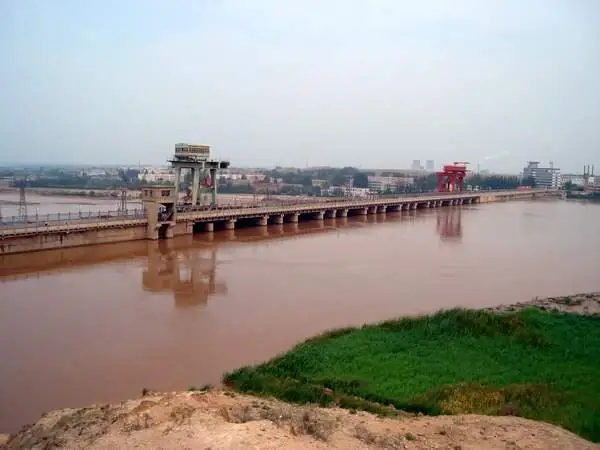 Qingtongxia Dam and the Yellow River in Qingtongxia, Ningxia. Photo: Taken on 7 August 2008.